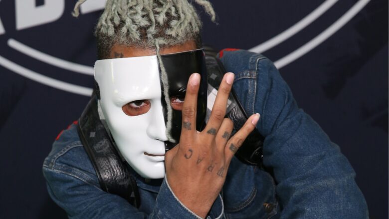 xxx tentacion wallpaper wearing a black and white mask