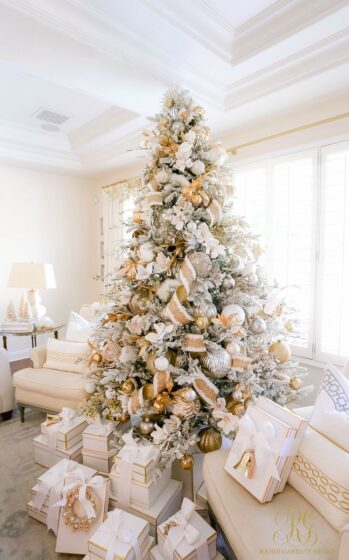Simple white tone Christmas tree 736x1180
