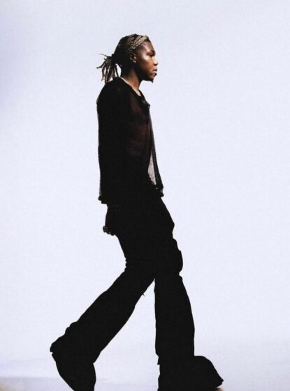 destroy lonely wallpaper in walking pose 896x1208