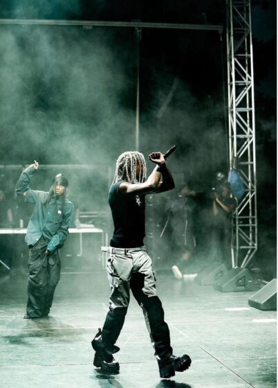 destroy lonely wallpaper on stage 968x1348