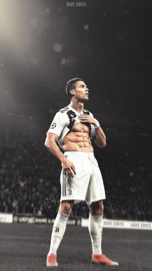 lock screen Ronaldo wallpaper lifting his shirt 1080x1920